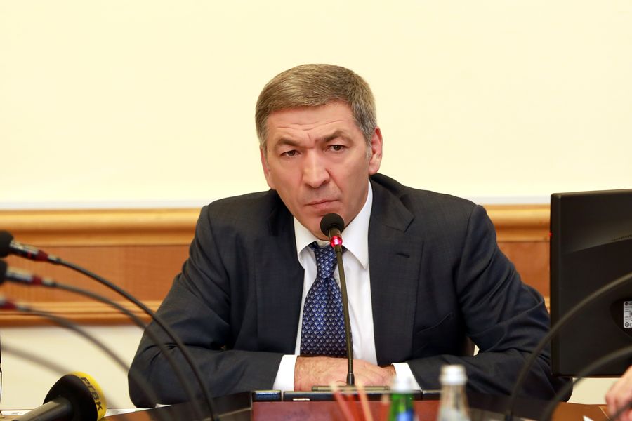 А.Гамидов провел встречу с членами Открытого молодежного правительства